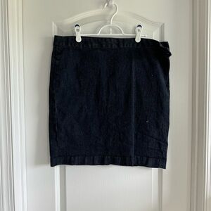 Tommy Hilfiger Denim Skirt. Stretchy denim.